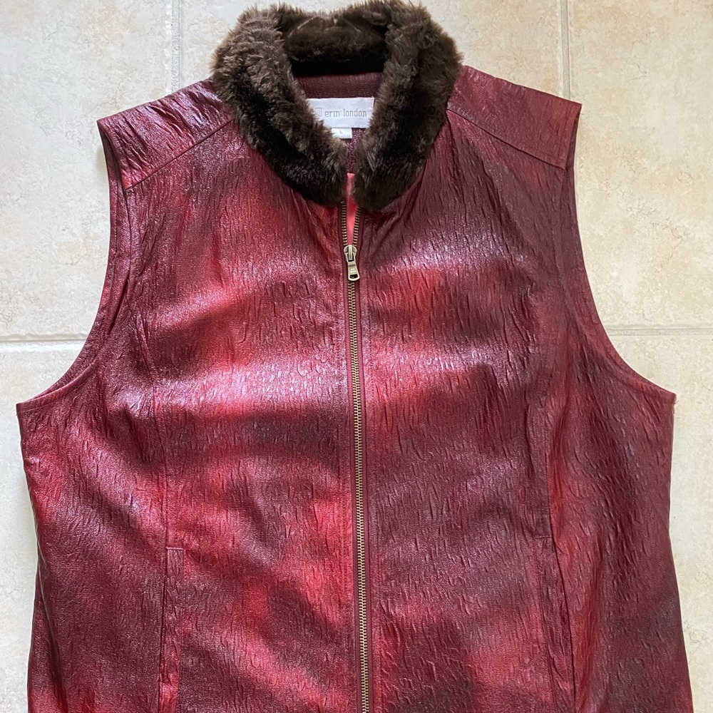 Ladies Erin London vest with faux fur collar